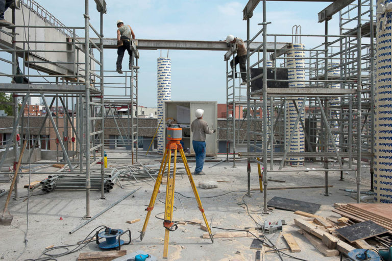 Suivi de Chantier, échafaudage, construction, bâtiment, acier, industrie, ouvrier du bâtiment, béton armé, extérieur, personnes, travailleur,